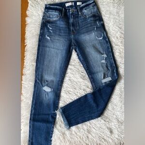 New KanCan straight leg distressed jeans, size 11/29